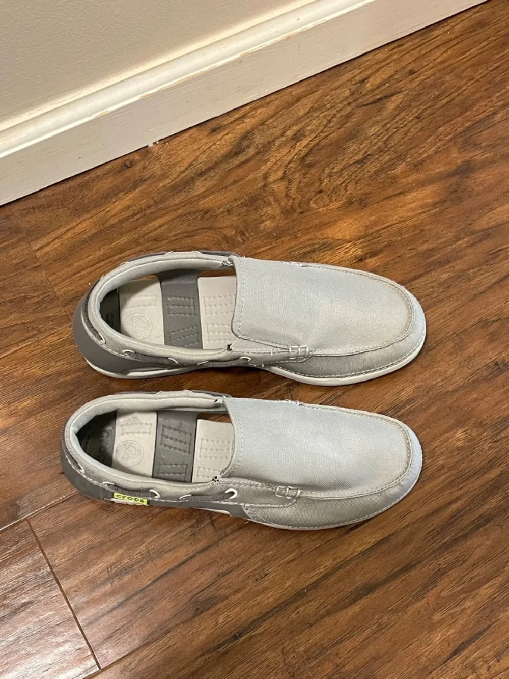 CROCS Slip-On Loafers in light gray Men’s 7 women's 9